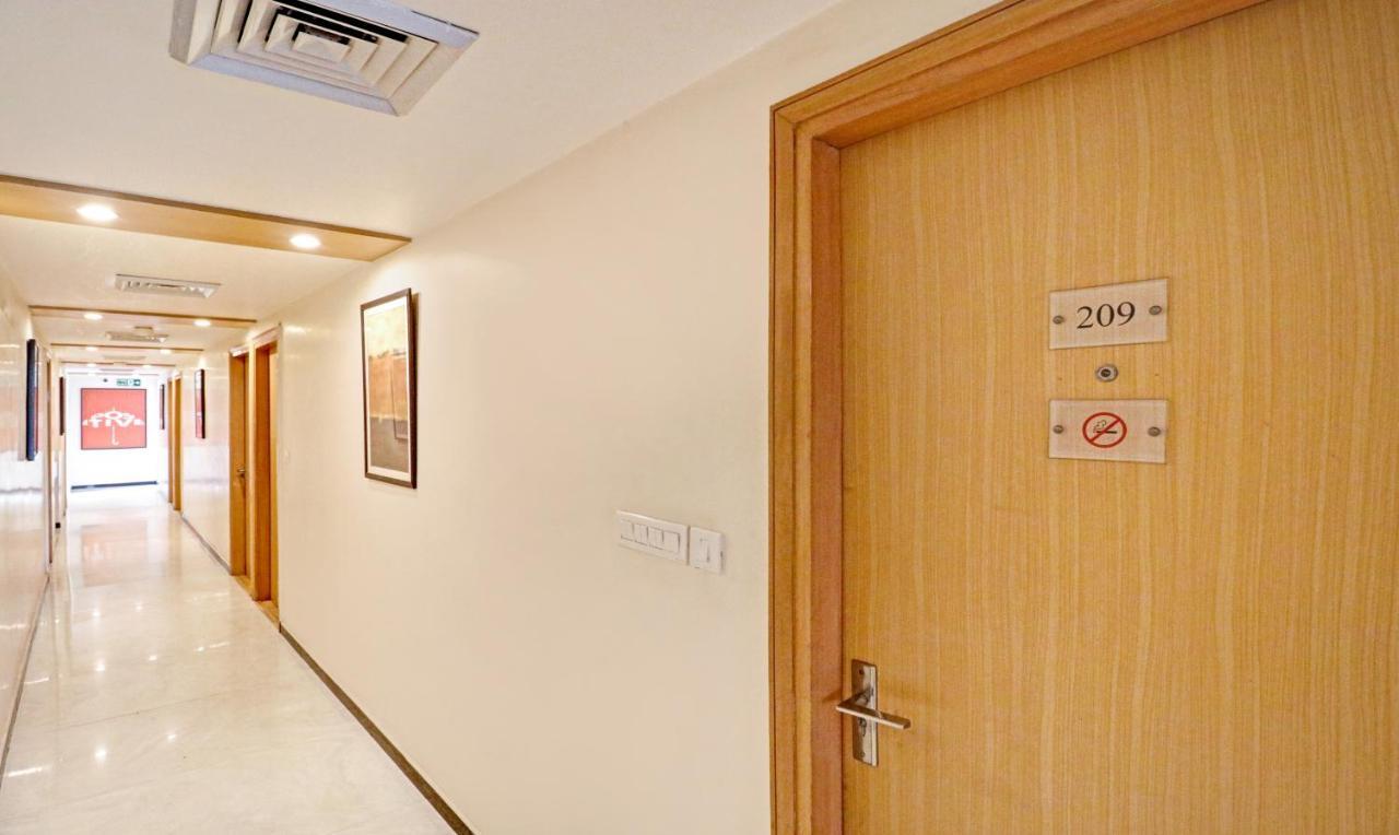 Treebo Galaxy Rooms Нью-Делі Екстер'єр фото